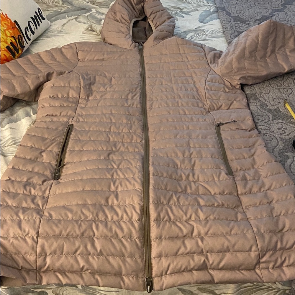 Eddie Bauer Women's Packable Puffer Jacket